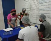 Socioeducandos da Fasepa participam de oficina de produção de chocolate